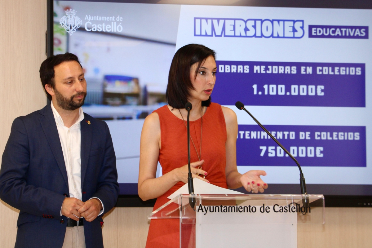 La concejala de Educación, María España, con el edil de Infraestructuras, Sergio Toledo. - La concejala de Educación, María España, con el edil de Infraestructuras, Sergio Toledo.