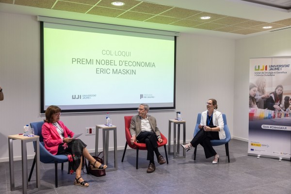 El Nobel Eric Maskin reflexiona en la UJI sobre democracia, innovación y cambio climático 