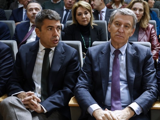 Las encuestas refuerzan la idea de Génova de plantear el relevo de Mazón