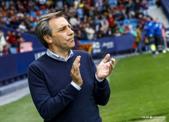 Miñambres regresó al Ciutat para vivir en directo la fiesta del ascenso del Levante