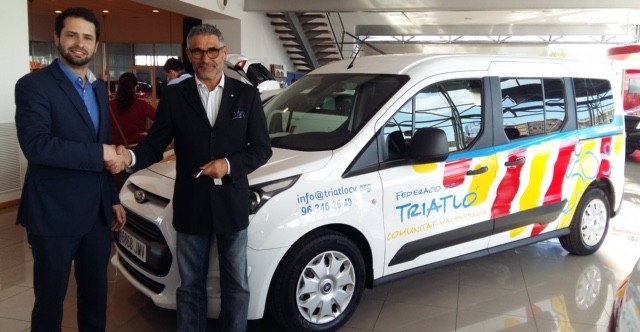 Ford Montalt entrega un vehículo a la Federación de Triatlón de la Comunitat Valenciana