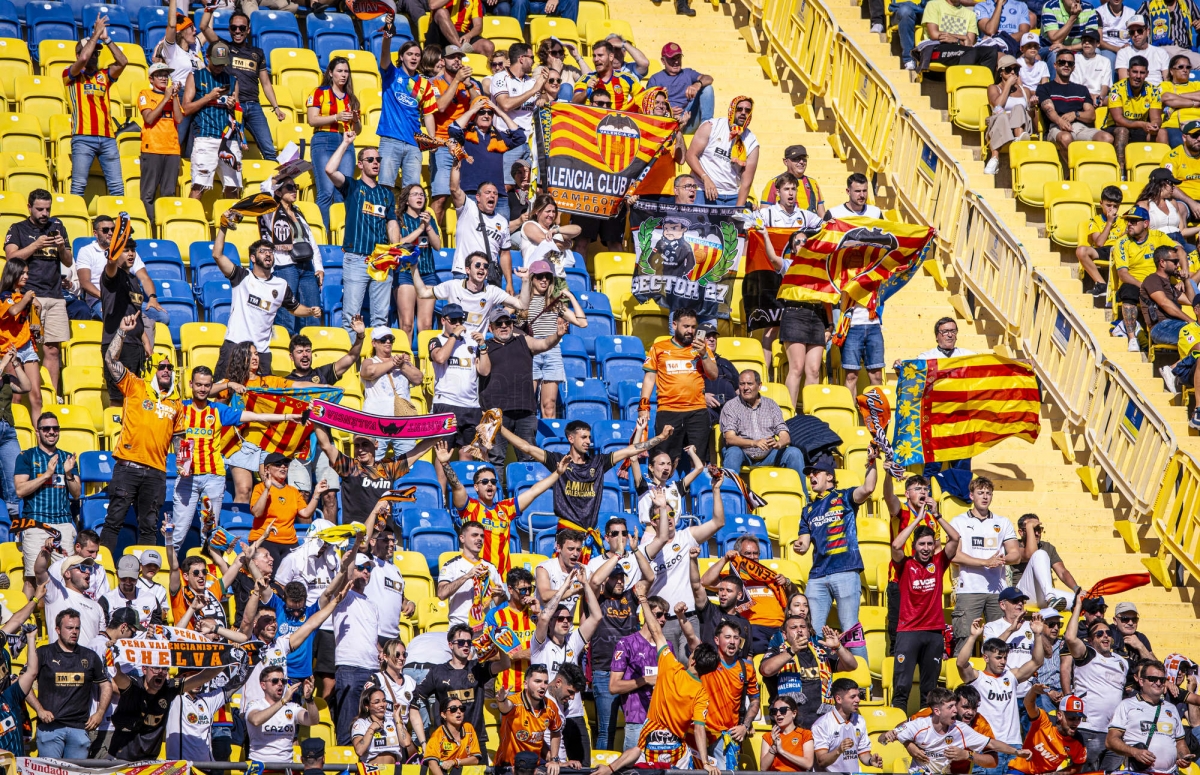 Más de 5.000 valencianistas acompañaron al equipo en los partidos a domicilio