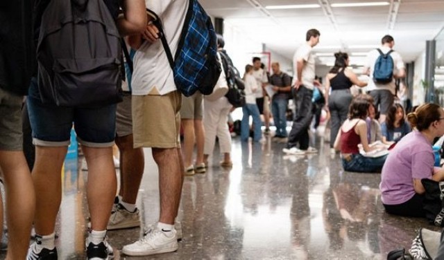 Torrent financia el coste de los autoboses para que los estudiantes se examinen de la PAU en València