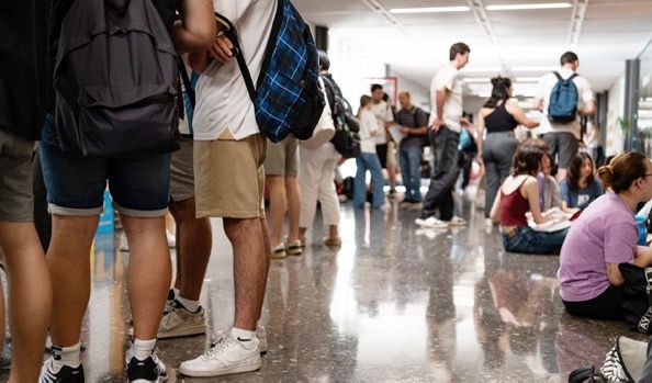 Educación | Más de 7.900 estudiantes afectados por la Dana han recibido ayudas para gastos escolares