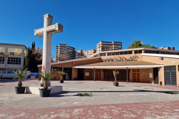 Vox vuelve a la carga para restituir una cruz en Ribalta: 