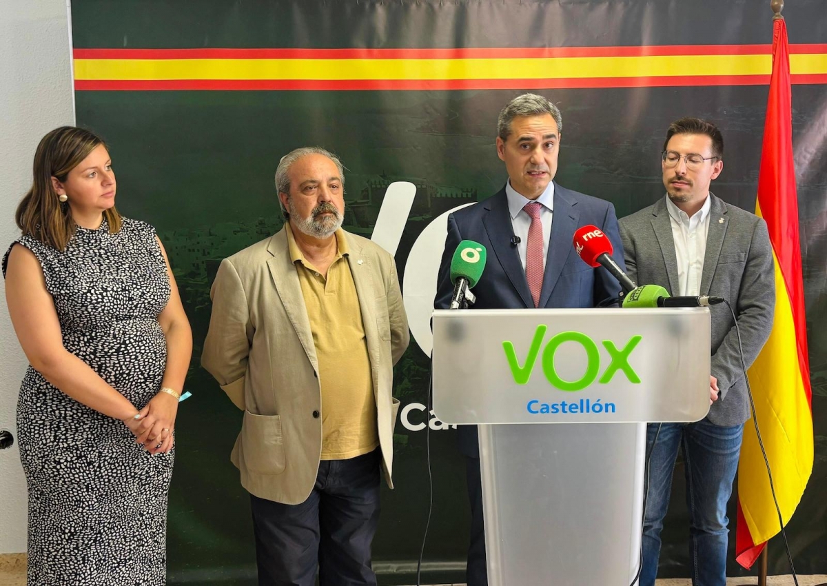 El portavoz, Antonio Ortolá, acompañado de los ediles Arantxa Miralles, Luciano Ferrer y Alberto Vidal. - El portavoz, Antonio Ortolá, acompañado de los ediles Arantxa Miralles, Luciano Ferrer y Alberto Vidal.