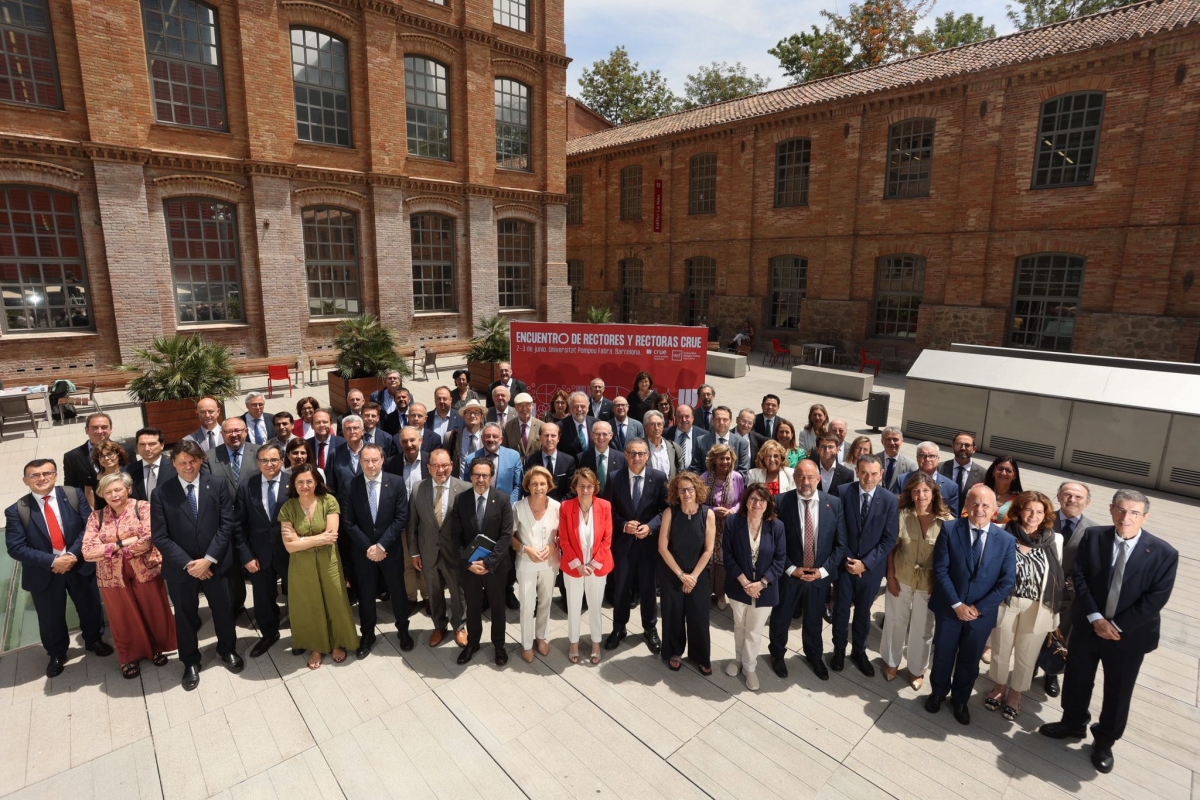 Eva Alcón, rectora de la UJI, reelegida presidenta de Crue Universidades Españolas