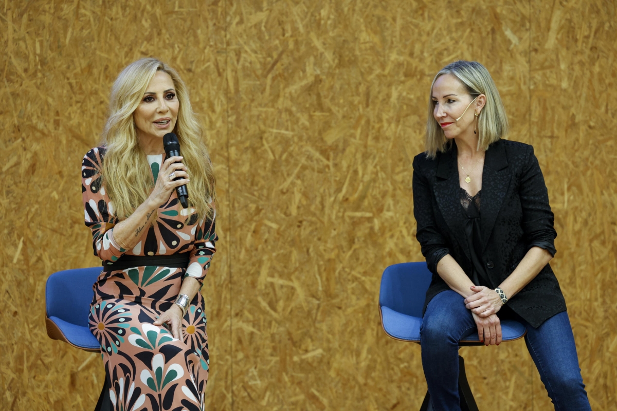 Marta Sánchez y Eva Ferri, hija de Nino Bravo, en la rueda de prensa de presentación de Bravo, Nino. - Foto: EFE/Ana Escobar