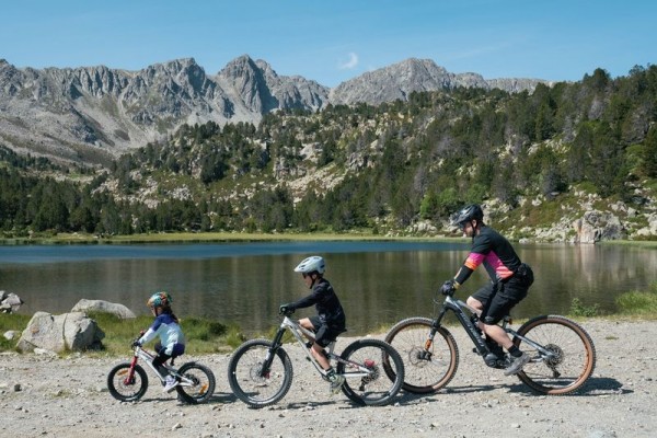 Grandvalira Resorts reafirma la apuesta por la bicicleta con el nuevo Bike World en Pal Arinsal y la ampliación de las rutas e-bike en Grandvalira