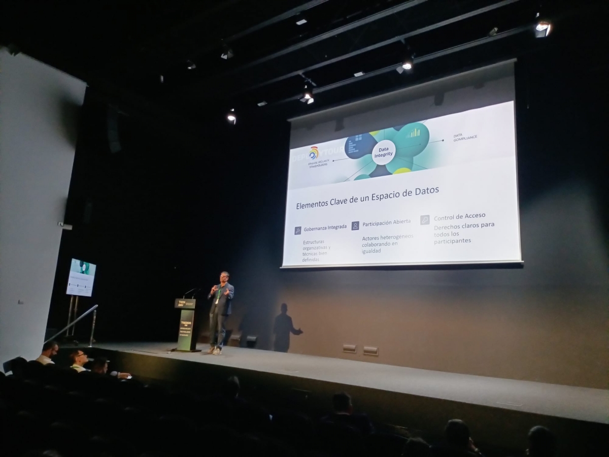 Charlas en la jornada Tech Day en Elche. - Foto: PLAZA Charlas en la jornada Tech Day en Elche.