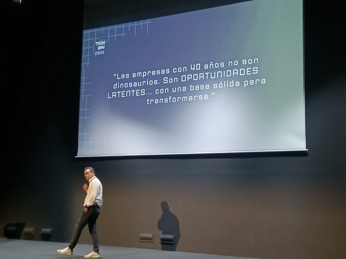 Charlas en la jornada Tech Day en Elche. - Foto: PLAZA Charlas en la jornada Tech Day en Elche.