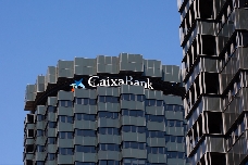 CaixaBank gana 2.951 millones en el primer semestre, un 10,3% más
