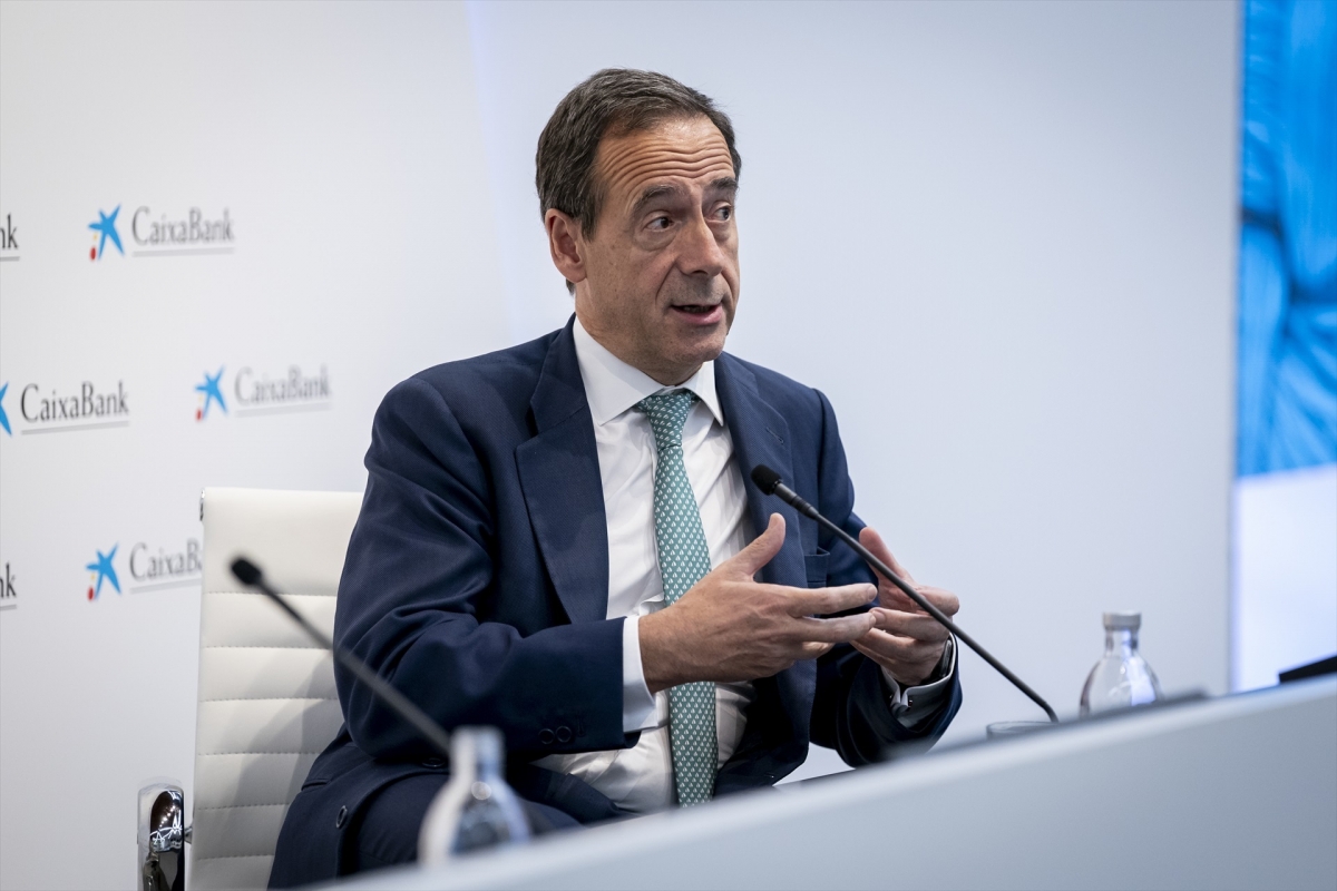 Gortázar (Caixabank) ve el panorama para las fusiones transfronterizas 
