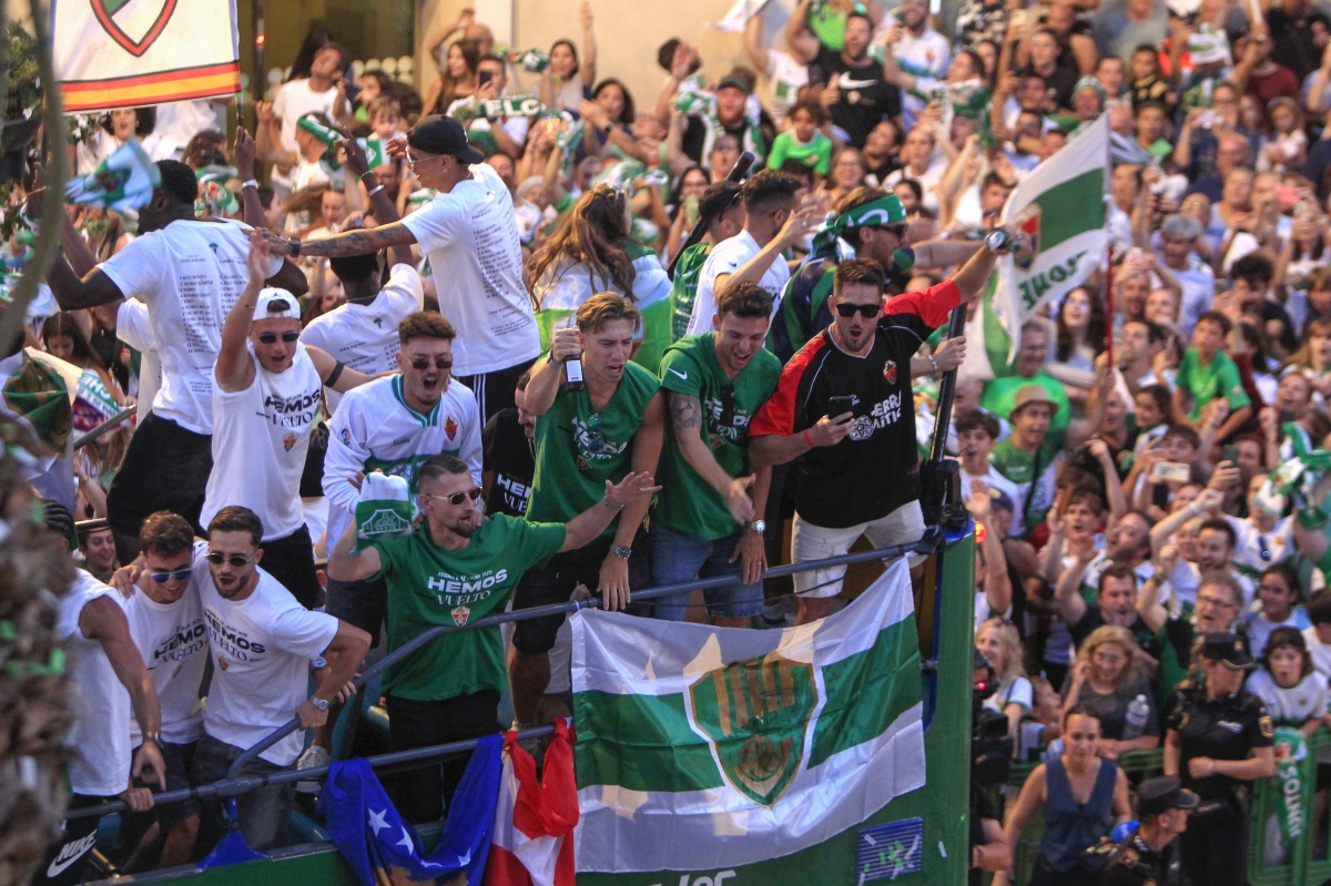 El Elche CF celebra con la ciudad su ascenso a Primera División