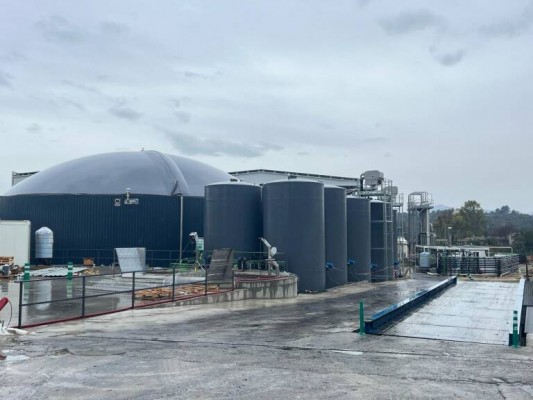 El Consell busca minimizar el impacto de la planta de residuos de Llutxent
