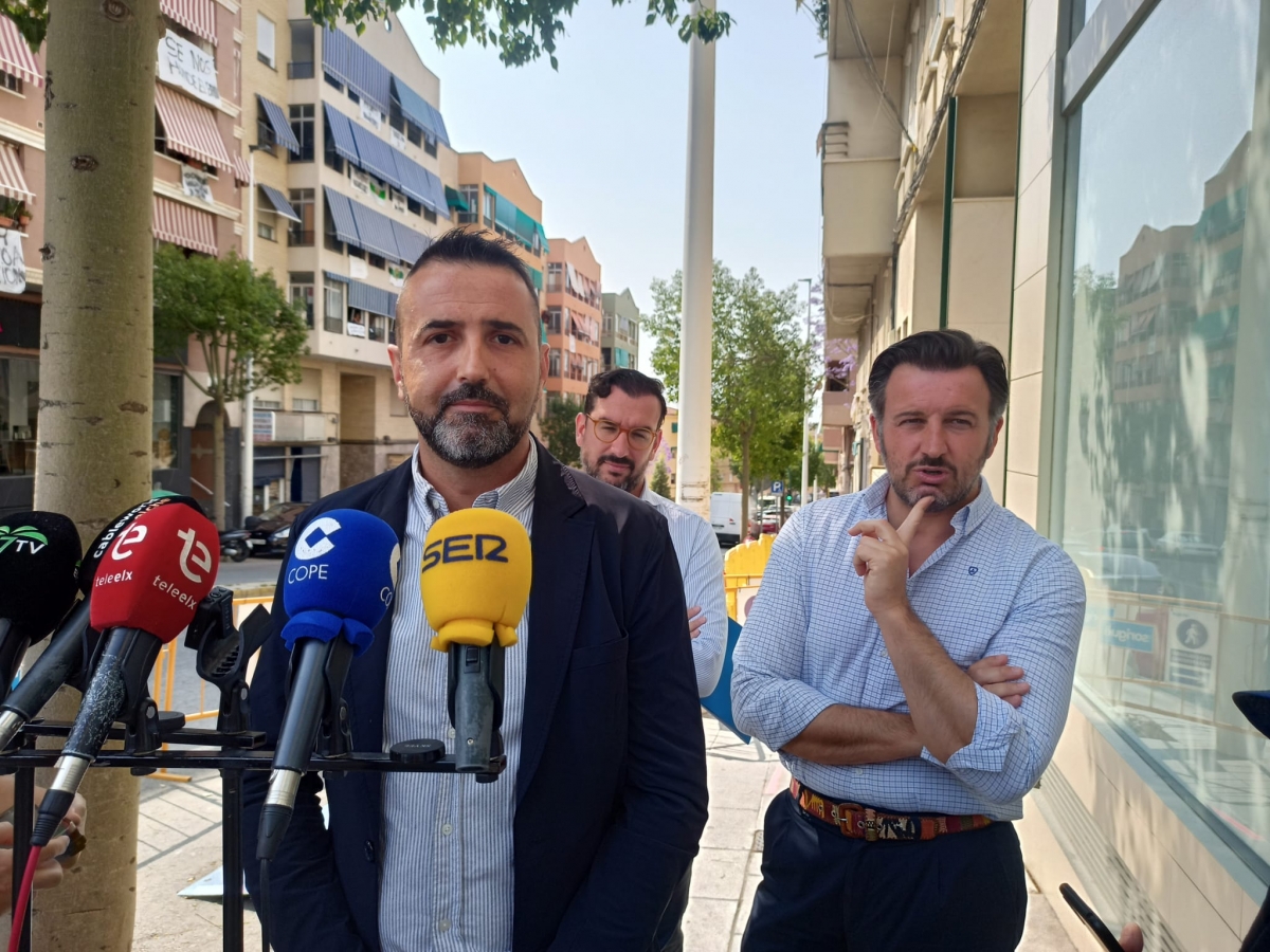 Ruiz circunscribe la dimisión a motivos personales y profesionales - - AP Ruiz circunscribe la dimisión a motivos personales y profesionales -