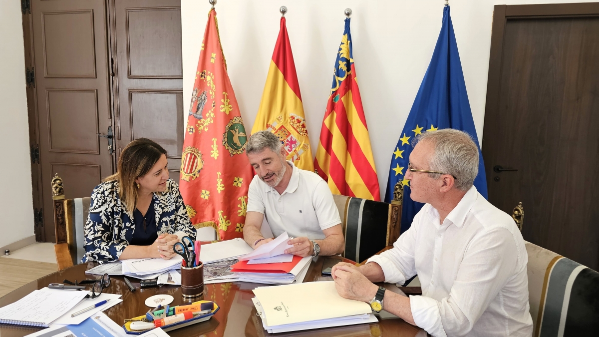 Orihuela y la Generalitat abordan qué demanda el alumnado con necesidades especiales