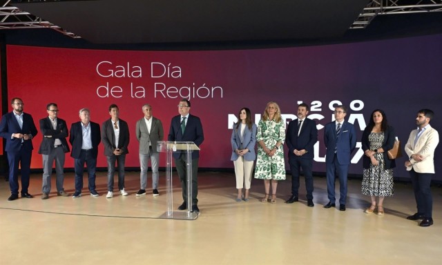 Parrandboleros pone banda sonora a los 1.200 años de Murcia en el Día de la Región