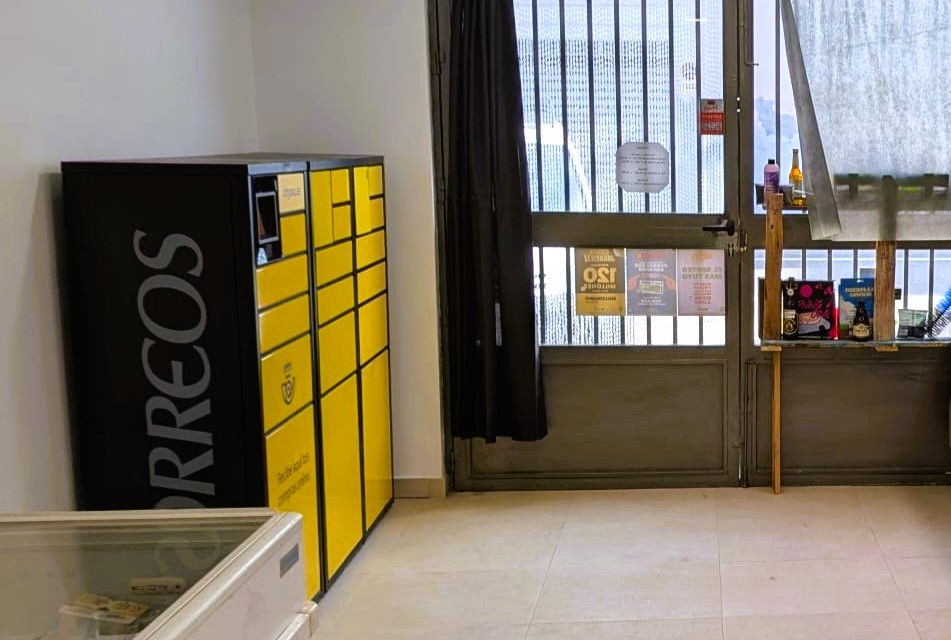 Benilloba estrena un punto de paquetería de Correos y da servicio a trece municipios de l'Alcoià-el Comtat