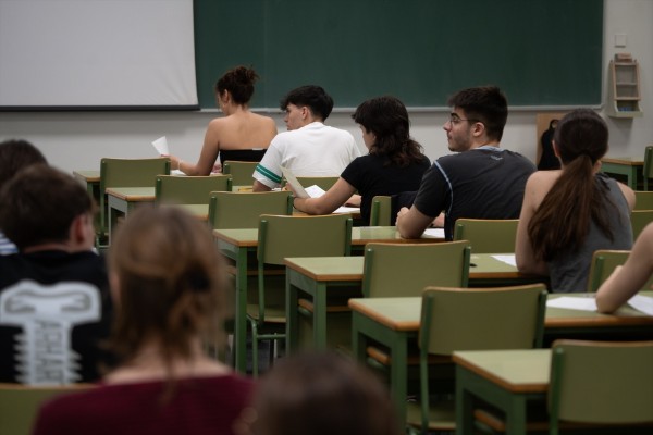 Segunda jornada de la PAU: exámenes sobre el s.XIX en Historia y los bulos en el de inglés