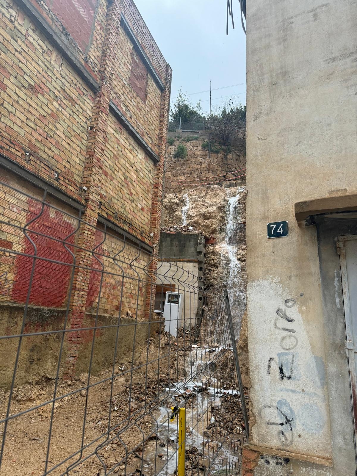 Un vecino de Buñol sigue fuera de casa por la Dana: 