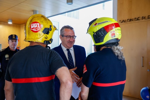 Los bomberos del consorcio provincial de Alicante convocan otra protesta pese a las conversaciones con la Diputación 