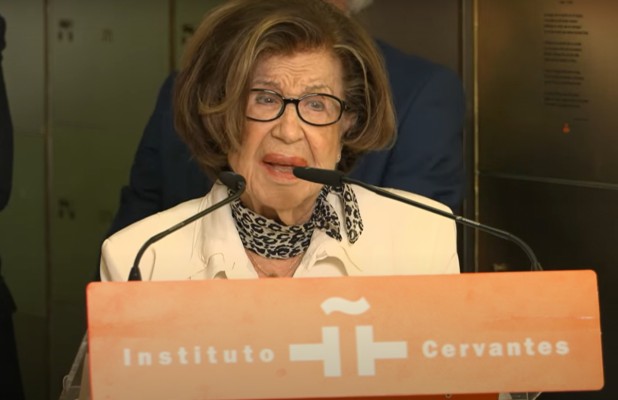 El Cervantes recibe el legado de la poeta Dionisia García: 