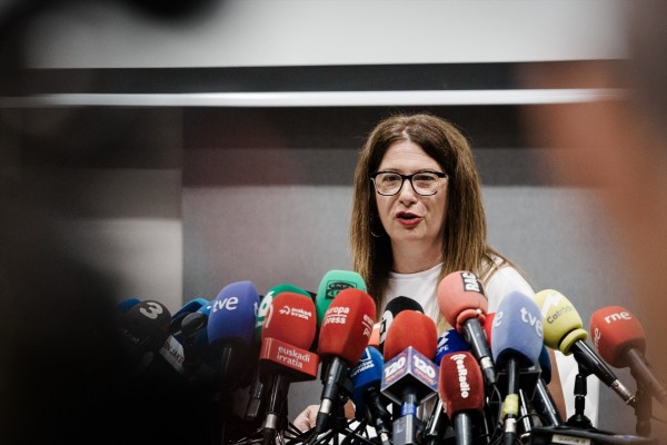El PSOE entrega el 'pen drive' con información recopilada por Leire Díez a la Fiscalía Anticorrupción