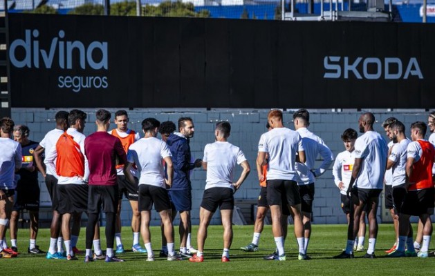 Baraja prepara el encuentro ante Las Palmas sin Jesús Vázquez ni Rafa Mir
