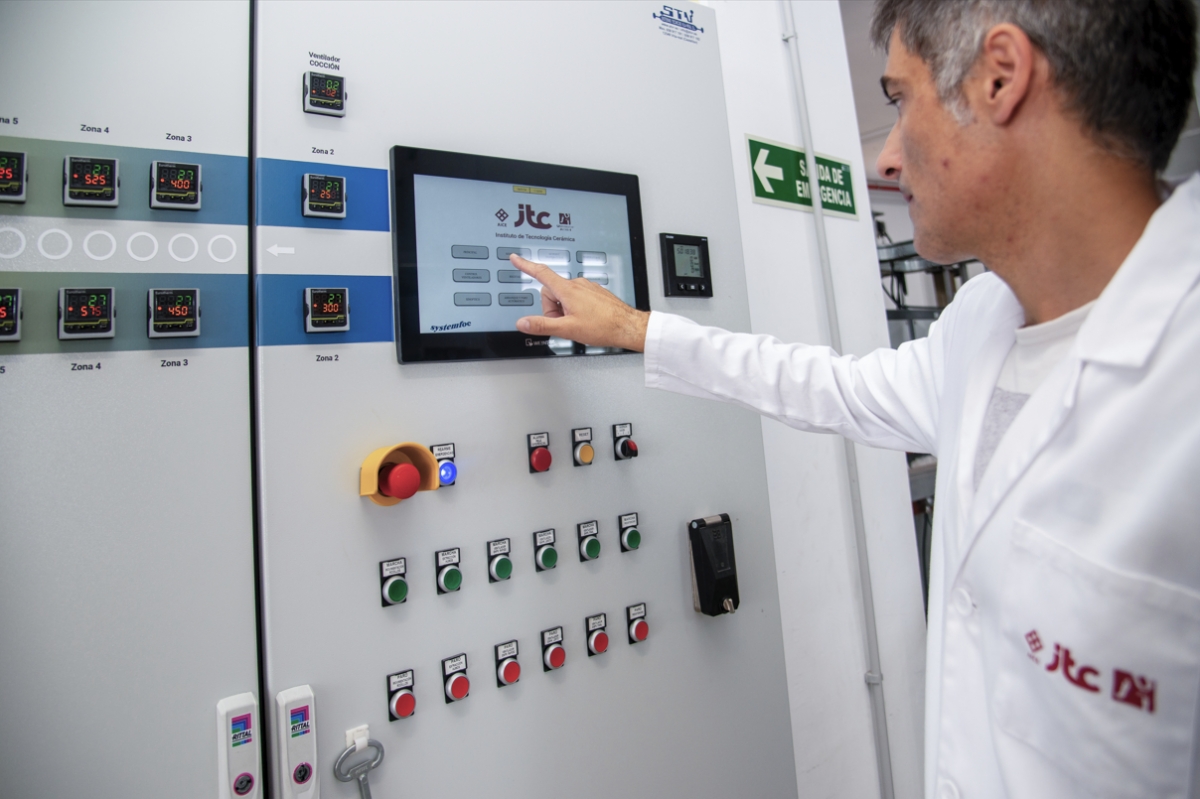 El ITC aborda los desafíos para llegar a una industria cerámica descarbonizada en Castellón 