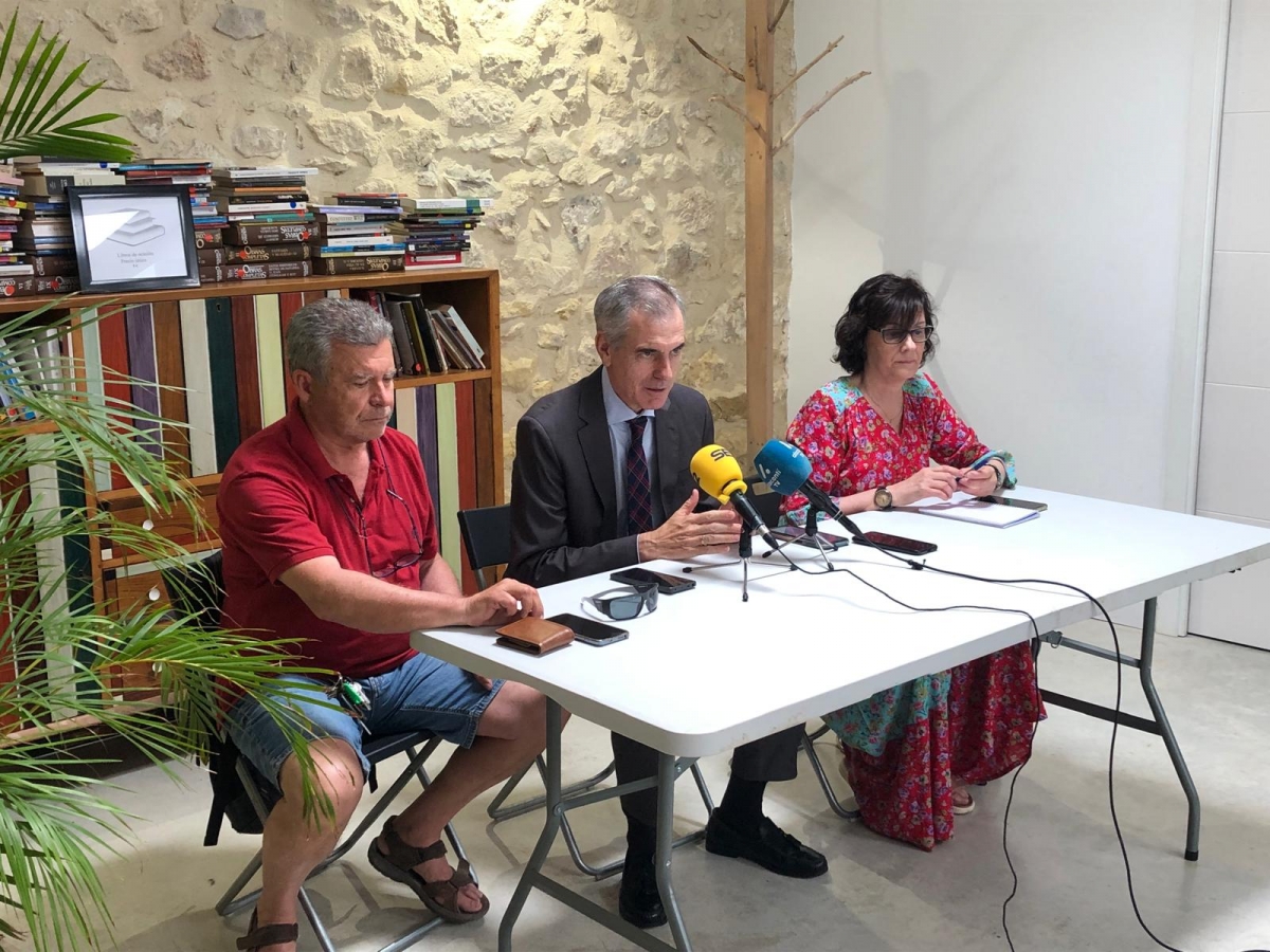 Los vecinos instan al TSJ a revocar el encaje de los depósitos en el Puerto por falta de estudio ambiental