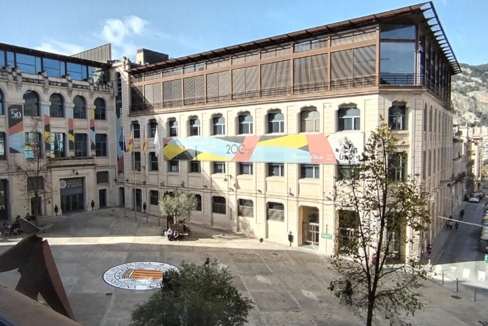 El Campus de Alcoy de la UPV centra sus esfuerzos en conseguir los grados en cosmética y aeronáutica