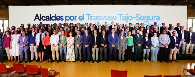 El Sureste español pide agua: 90 alcaldes firman en Murcia un manifiesto a favor del Trasvase