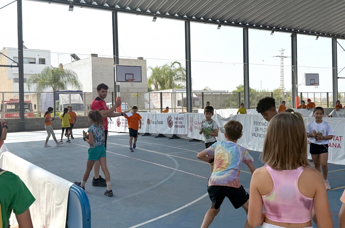 Massalfassar cierra las Trobades de Pilota a l'Escola de Primaria 2025