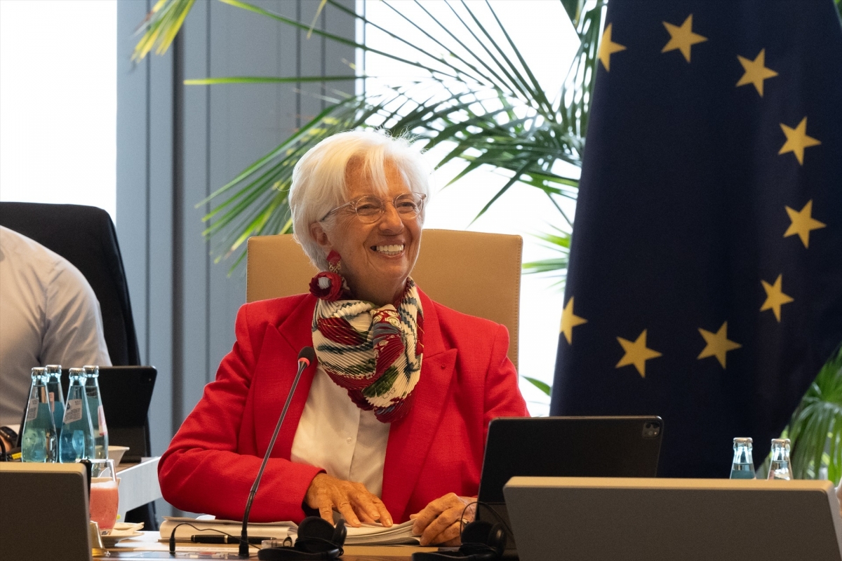 Lagarde asegura que cumplirá su mandato como presidenta del BCE, que expira en 2027