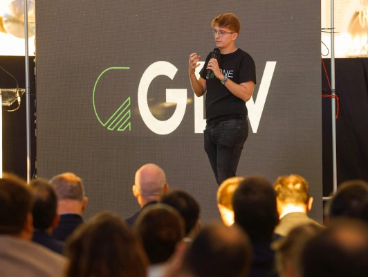 GDV presenta su 'megabatería' G-One en Alicante y planes para una gran factoría en la ciudad