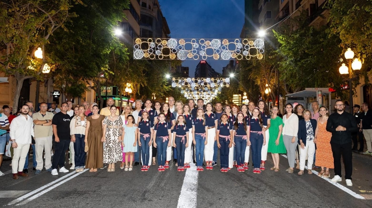 700.000 luces led ya preludian les Fogueres de 2025