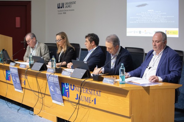 Expertos destacan en la UJI la necesidad de integrar la alfabetización mediática en la educación