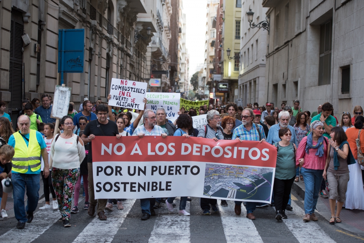 Transición Ecológica impone el estudio ambiental y abre otra brecha contra los depósitos del Puerto