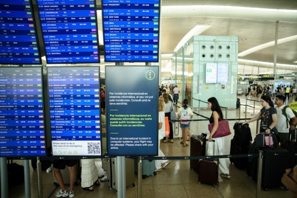 Los países de la UE pactan subir a 4 horas el retraso de un vuelo para cobrar compensación pese al no de España