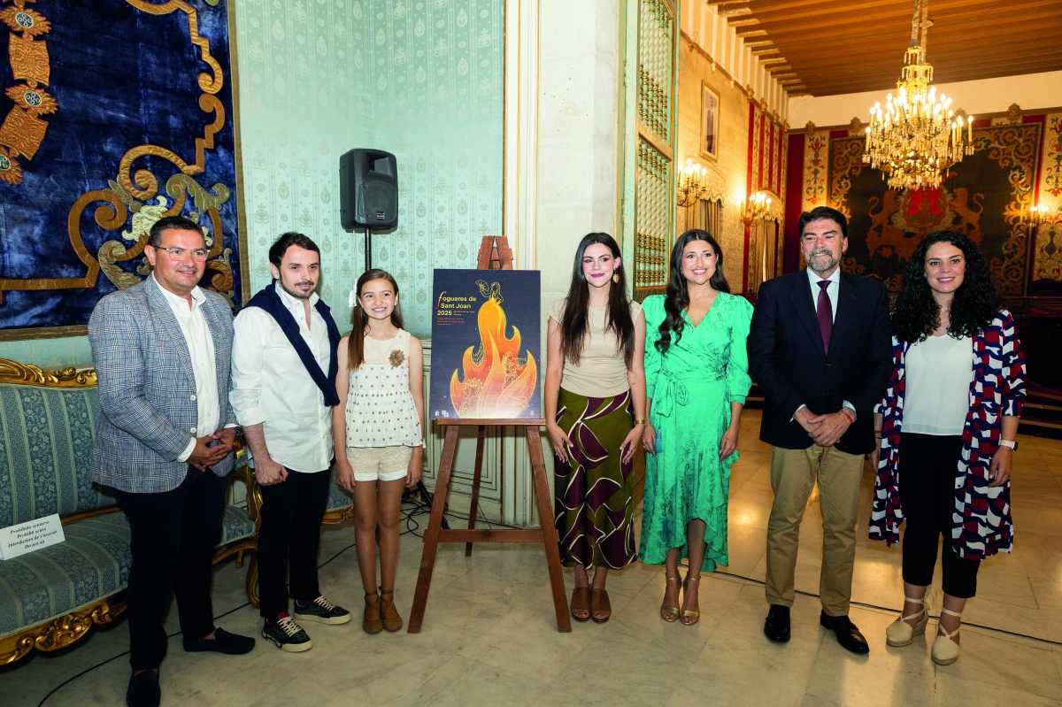 Presentación oficial en el Ayuntamiento de Alicante - Presentación oficial en el Ayuntamiento de Alicante