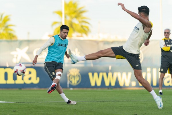 El Villarreal recupera a los internacionales pero mantiene e incrementa sus dudas