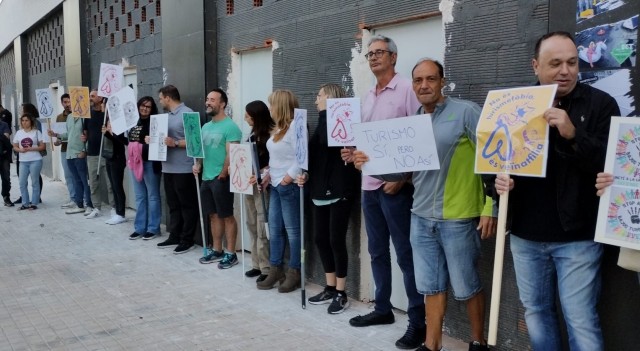 Vecinos de Patraix instan a regular apartamentos turísticos en bajos: 