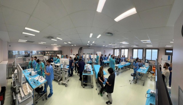 Especialistas en Traumatología se forman en artroscopia de muñeca en un curso de alto nivel organizado por el Hospital Quirónsalud Valencia