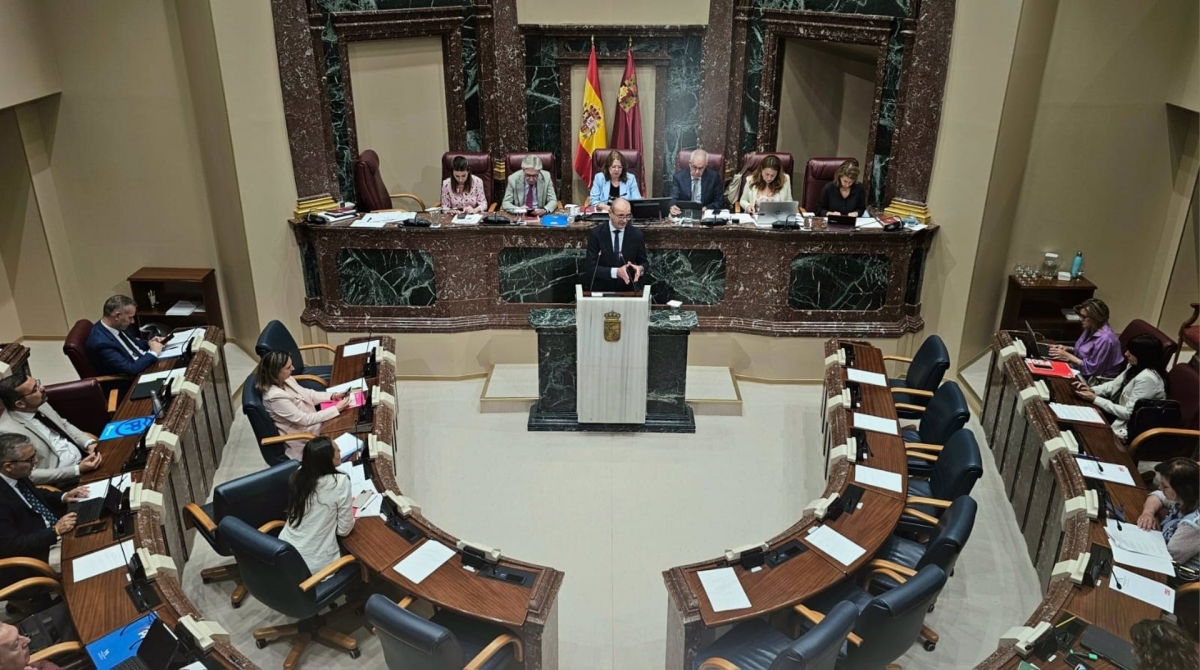 El consejero de Educación y Formación Profesional, Víctor Marín, en la Asamblea Regional - Foto: CARM El consejero de Educación y Formación Profesional, Víctor Marín, en la Asamblea Regional