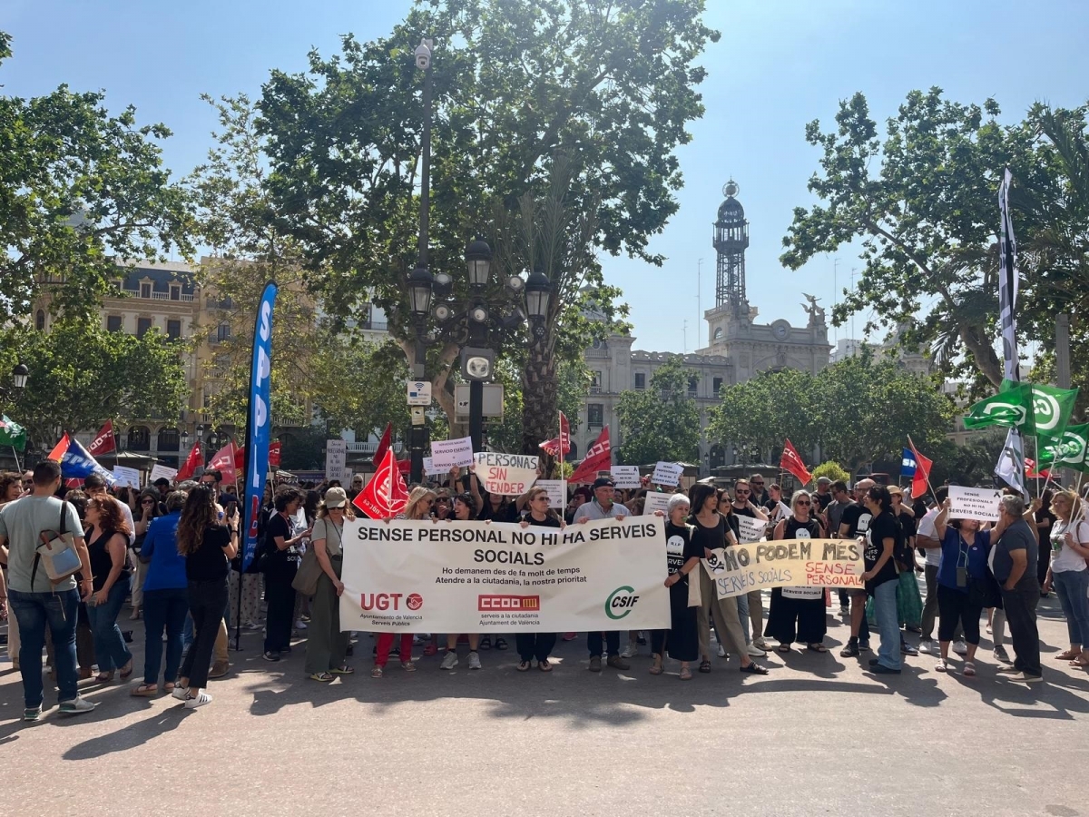 Trabajadores de Servicios Sociales reclaman al Ayuntamiento de València más personal: 