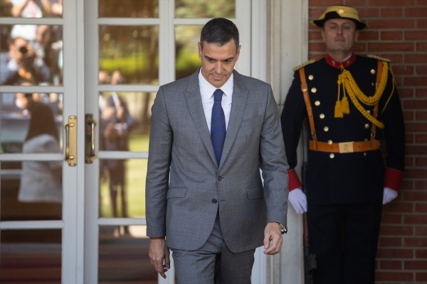 Ríndete de una vez, Pedro Sánchez