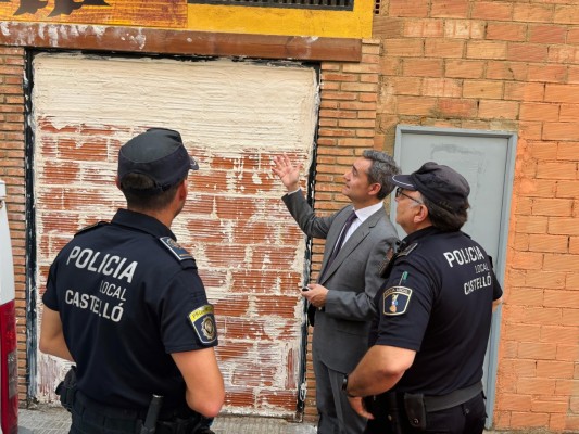 La Policía logra que se tapie un local y un solar ocupados ilegalmente en el distrito oeste de Castelló