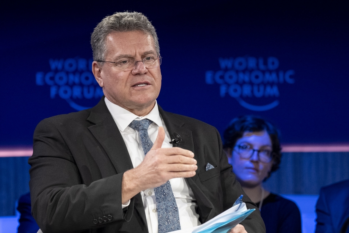 La UE y EEUU mantendrán conversaciones periódicas “para mantener el rumbo” de las negociaciones comerciales
