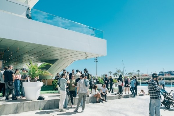 València presentará cuatro demandas de desahucio tras acabar las concesiones de locales en la Marina